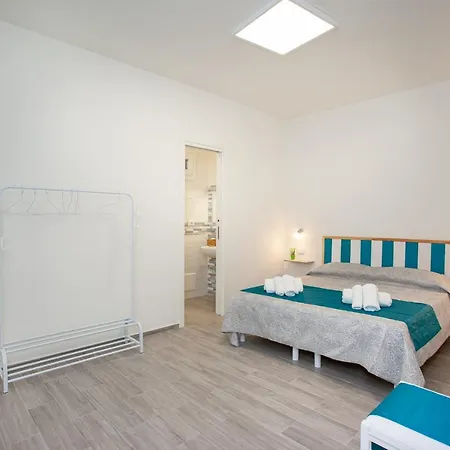 Tirreno 1 Guest house